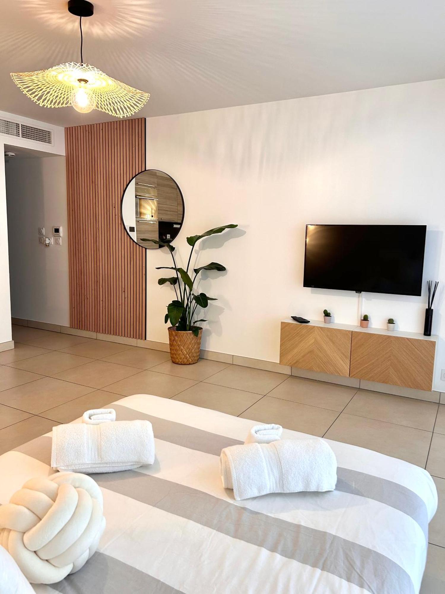 Studio Neuf - Portes De Monaco - Confort - Wifi - Clim מראה חיצוני תמונה